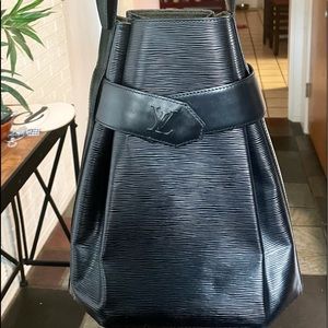 LouIs Vuitton Epi Handbag Black